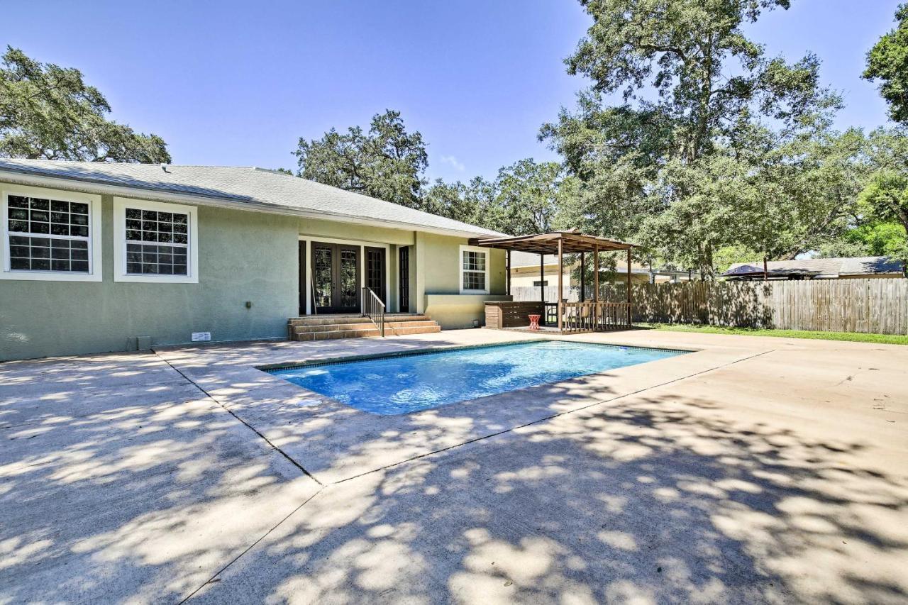 Вилла Tampa Oasis With Pool About 7 Mi To Busch Gardens! Экстерьер фото